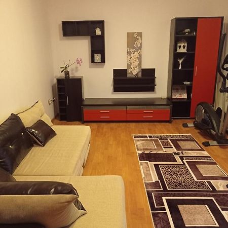 Bed and Breakfast Apartament Флорешть Екстер'єр фото